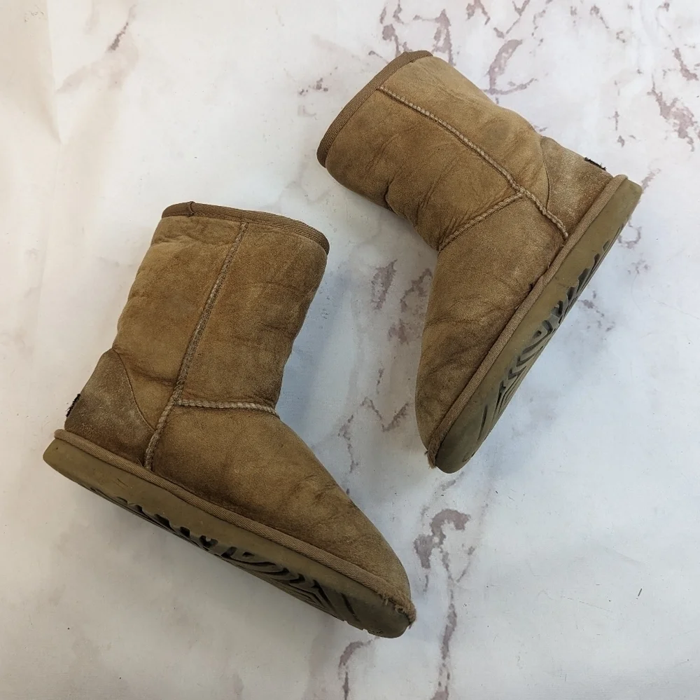 Ugg Boots Women US 6 EU 37 Short Ankle Bootie Chestnut Tan Brown Shearling 5825